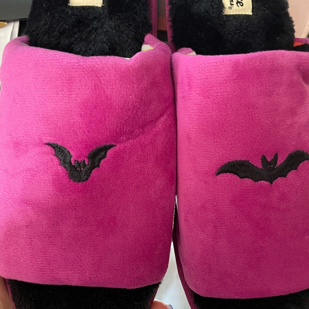 Brand new women’s bedroom shoes